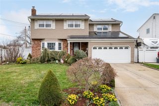 727 Outlook Avenue, West Babylon, NY 11704