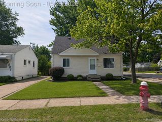 13006 Sherman Avenue, Warren, MI 48089