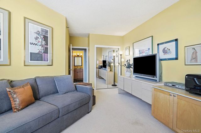 50 Hartsdale Avenue E 7A, Hartsdale, NY 10530