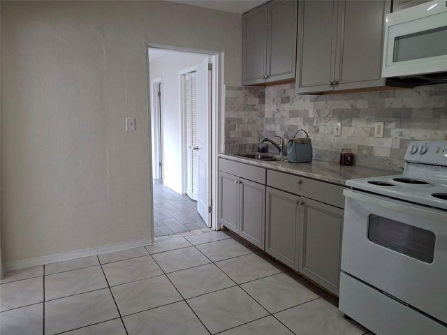 3947 MOHR AVENUE N 1, St Petersburg, FL 33714