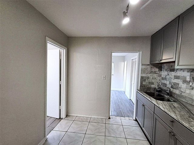 3947 MOHR AVENUE N 1, St Petersburg, FL 33714