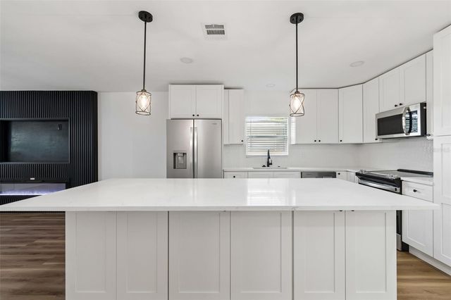 106 E FERN ST, Tampa, FL 33604