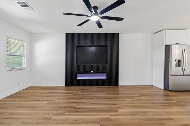 106 E FERN ST, Tampa, FL 33604