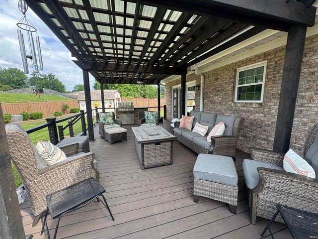 6100 Pebble Stone Drive, Evansville, IN 47715