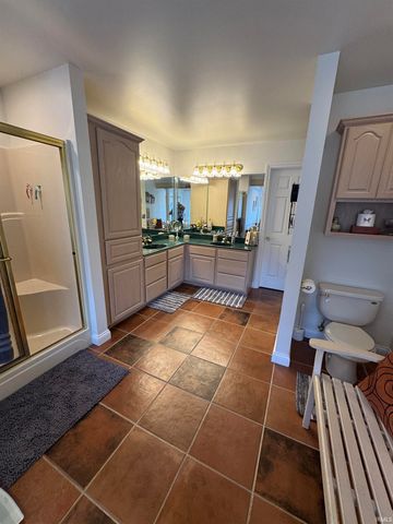 6100 Pebble Stone Drive, Evansville, IN 47715