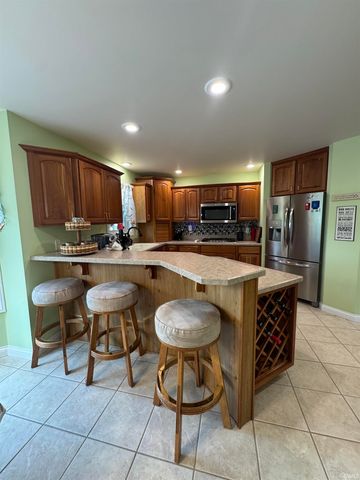 6100 Pebble Stone Drive, Evansville, IN 47715