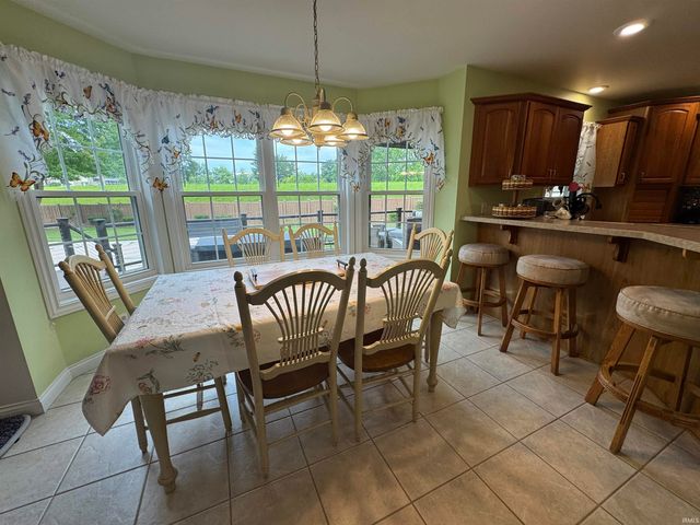 6100 Pebble Stone Drive, Evansville, IN 47715