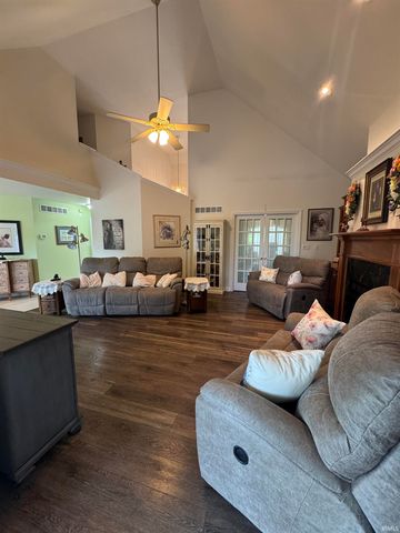 6100 Pebble Stone Drive, Evansville, IN 47715