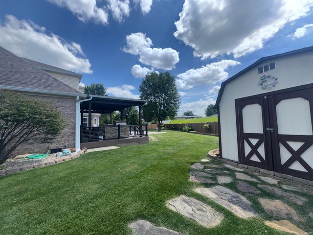 6100 Pebble Stone Drive, Evansville, IN 47715