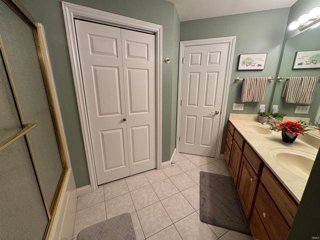 6100 Pebble Stone Drive, Evansville, IN 47715