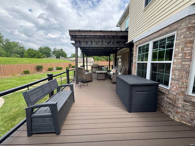 6100 Pebble Stone Drive, Evansville, IN 47715
