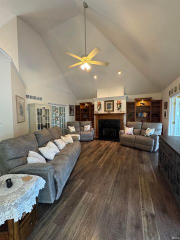 6100 Pebble Stone Drive, Evansville, IN 47715