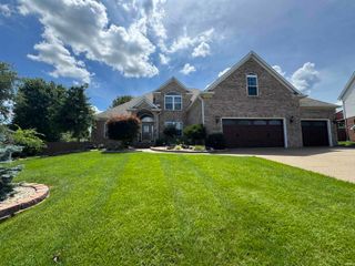 6100 Pebble Stone Drive, Evansville, IN 47715