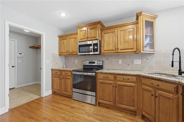 2135 NE Sparta Drive, Blue Springs, MO 64029