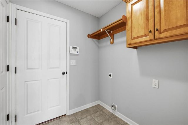 2135 NE Sparta Drive, Blue Springs, MO 64029