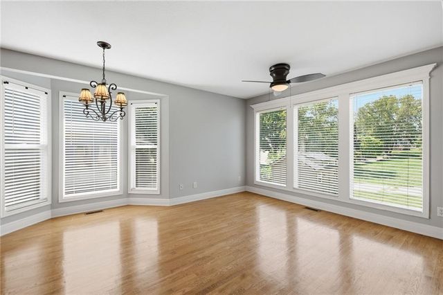2135 NE Sparta Drive, Blue Springs, MO 64029