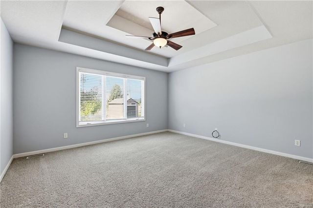 2135 NE Sparta Drive, Blue Springs, MO 64029