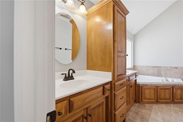 2135 NE Sparta Drive, Blue Springs, MO 64029