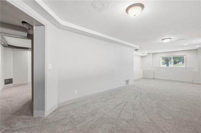 2135 NE Sparta Drive, Blue Springs, MO 64029