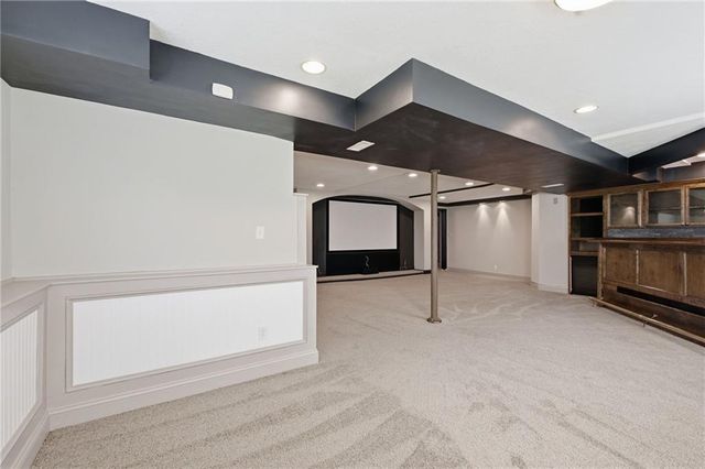 2135 NE Sparta Drive, Blue Springs, MO 64029