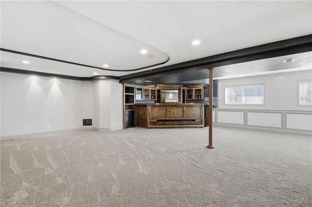 2135 NE Sparta Drive, Blue Springs, MO 64029