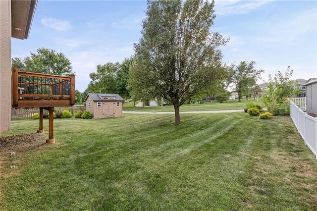 2135 NE Sparta Drive, Blue Springs, MO 64029