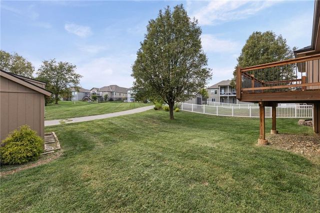 2135 NE Sparta Drive, Blue Springs, MO 64029