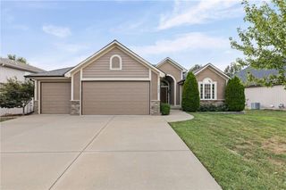 2135 NE Sparta Drive, Blue Springs, MO 64029