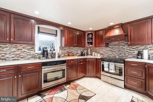 29 PARK DR, Grantville, PA 17028