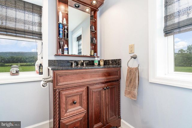 29 PARK DR, Grantville, PA 17028