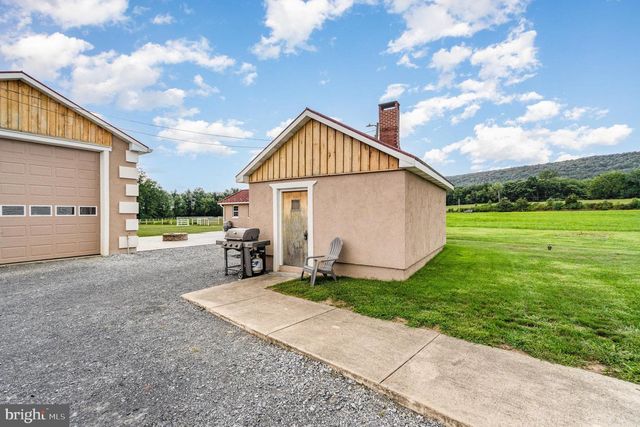 29 PARK DR, Grantville, PA 17028