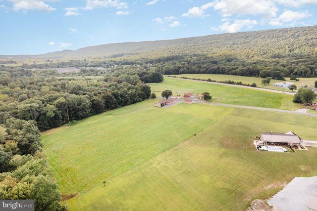 29 PARK DR, Grantville, PA 17028