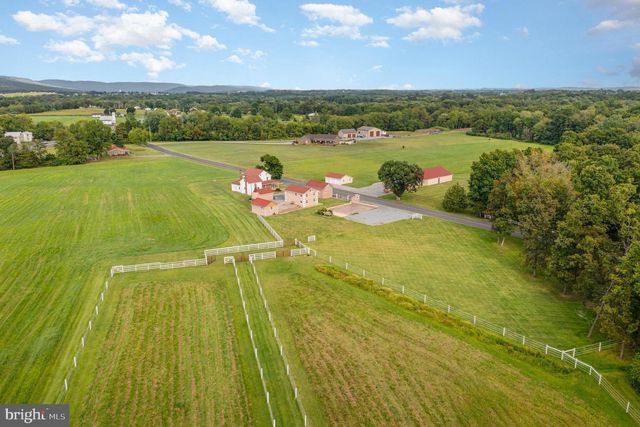 29 PARK DR, Grantville, PA 17028