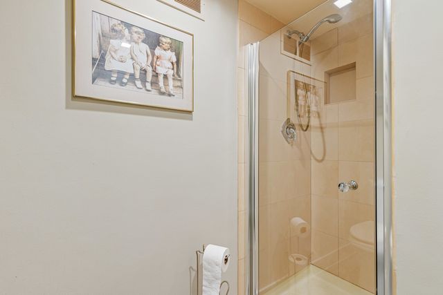 850 Silverwood Court, Lake Zurich, IL 60047