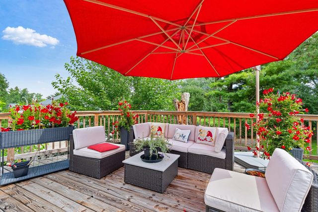 850 Silverwood Court, Lake Zurich, IL 60047