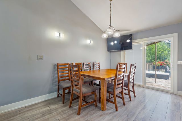 850 Silverwood Court, Lake Zurich, IL 60047