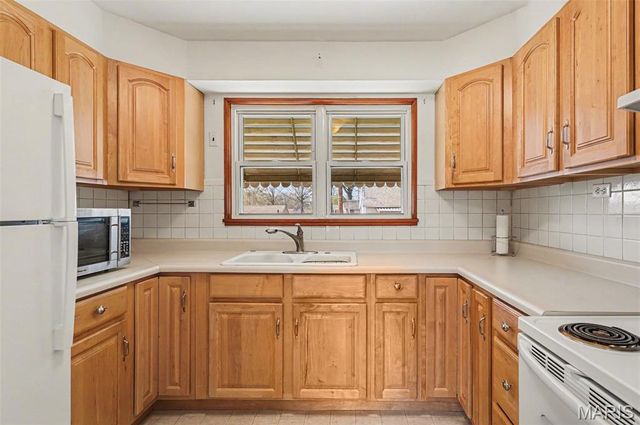 7417 Ray Avenue, St Louis, MO 63116