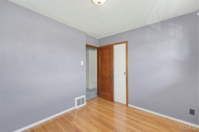 7417 Ray Avenue, St Louis, MO 63116