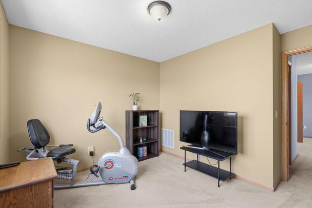 14597 Evergreen Trail 64, Apple Valley, MN 55124
