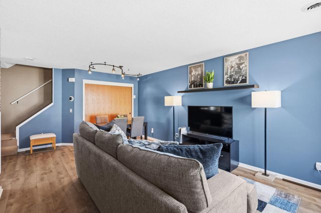 14597 Evergreen Trail 64, Apple Valley, MN 55124