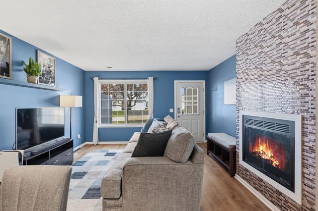 14597 Evergreen Trail 64, Apple Valley, MN 55124