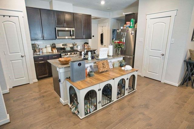 219 Lisa Marie Drive, Angleton, TX 77515