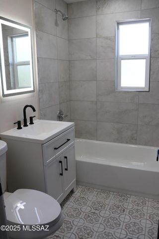 2601 E Eastland Street, Tucson, AZ 85716