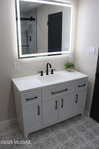 2601 E Eastland Street, Tucson, AZ 85716