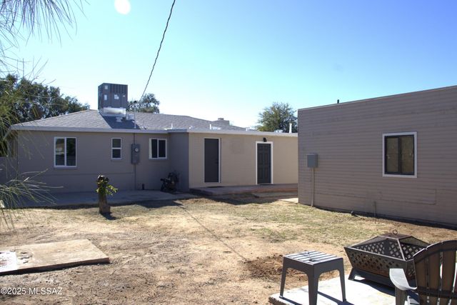 2601 E Eastland Street, Tucson, AZ 85716