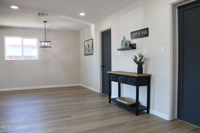 2601 E Eastland Street, Tucson, AZ 85716