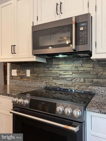 9347 STONESTREET RD, La Plata, MD 20646
