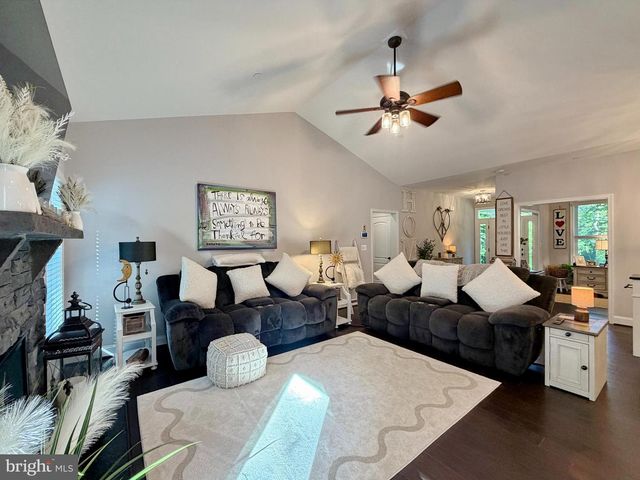 9347 STONESTREET RD, La Plata, MD 20646