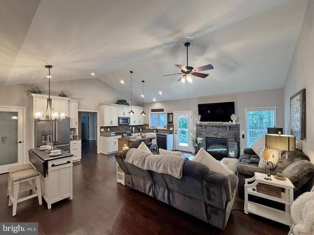 9347 STONESTREET RD, La Plata, MD 20646