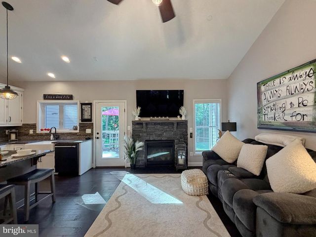 9347 STONESTREET RD, La Plata, MD 20646